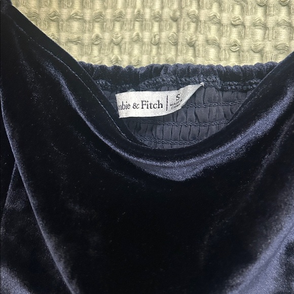 Abercrombie puff sleeve crop top. Holiday top - Picture 4 of 5